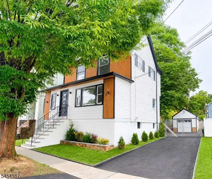 407 E 10th Ave, Roselle, NJ 07203 - #1
