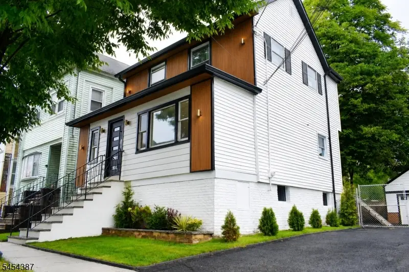 407 E 10th Ave, Roselle, NJ 07203 - #2