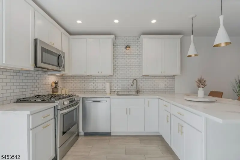 416 Willow Ct, Raritan, NJ 08822 - #3