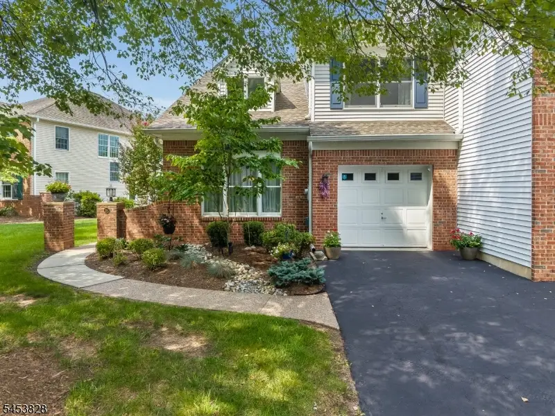 28 Pond Ridge Dr, Clinton, NJ 08809 - #2