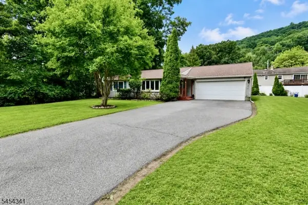 47 Pequot Trl, Jefferson Twp., NJ 07438