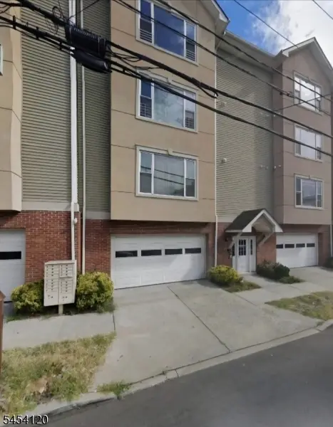 564 52nd St #205, West New York Town, NJ 07093