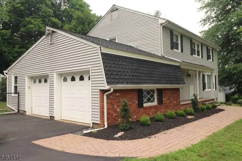4 W Circuit Dr, Succasunna, NJ 07876 - #2