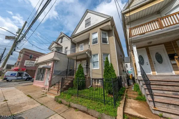 313 Washington Ave, Elizabeth City, NJ 07202