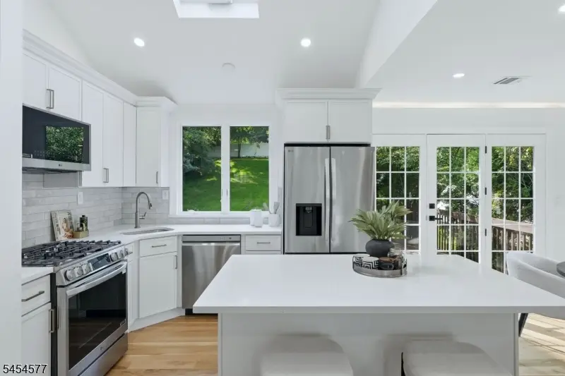 34 Clark St, Summit, NJ 07901 - #3