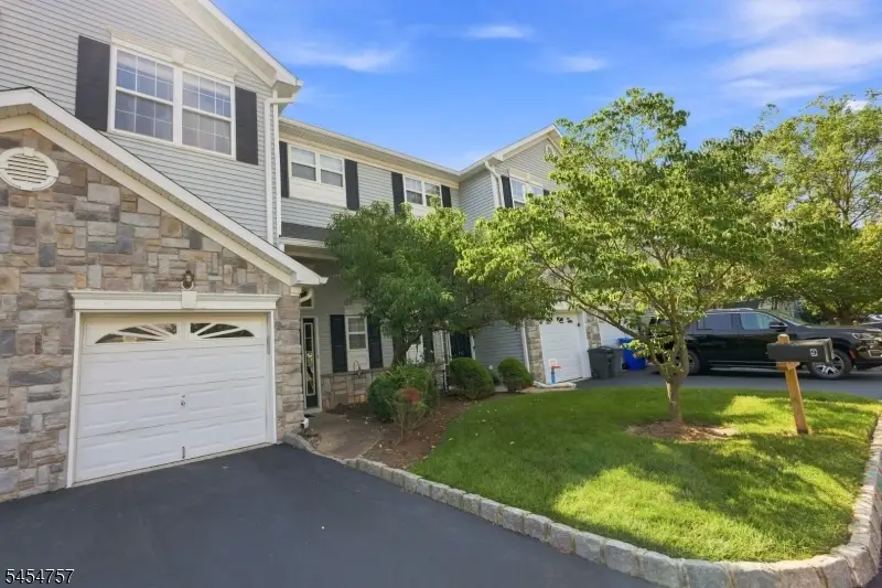 9 Bridgepointe Dr, Laurence Harbor, NJ 08879 - #1