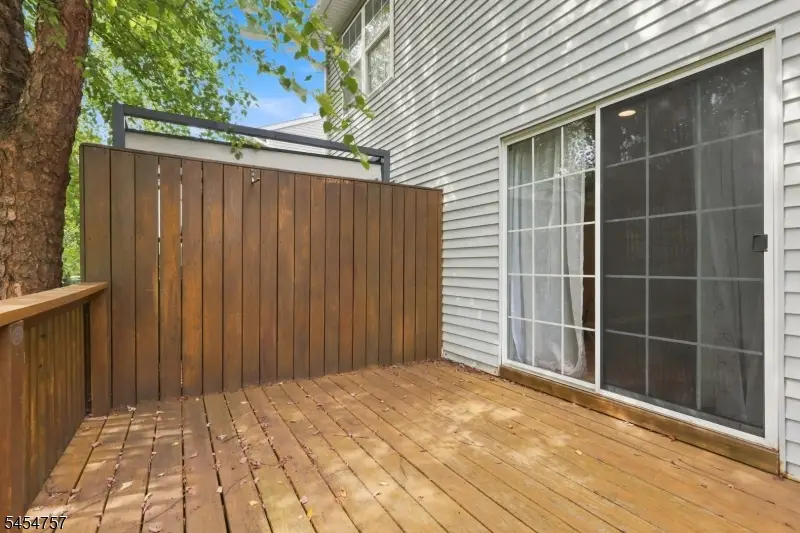 9 Bridgepointe Dr, Laurence Harbor, NJ 08879 - #3