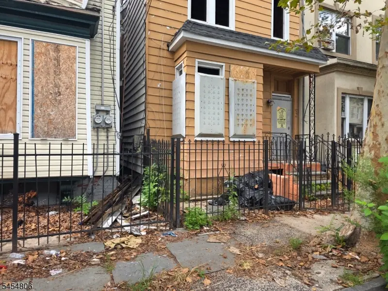 92 Garside St, Newark, NJ 07104 - #1
