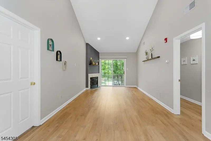 314 Cambridge Dr, Butler, NJ 07405 - #3