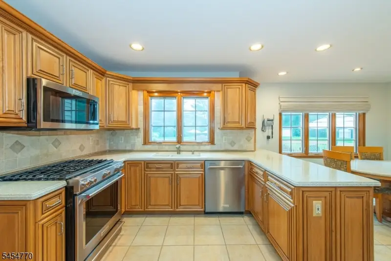 10 Earhart Dr, Succasunna, NJ 07876 - #3