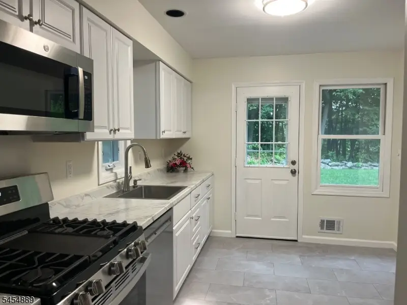 150 Saddleback Ct, Lake Mohawk, NJ 07871 - #1