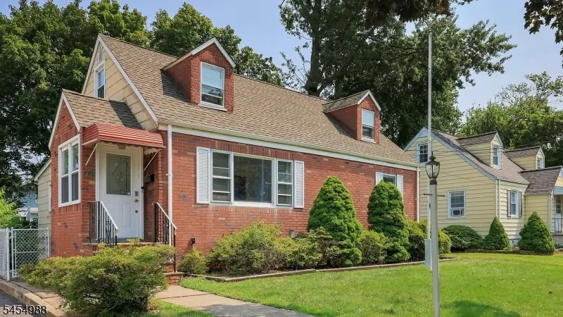 13 Macarthur Ave, Cranford, NJ 07016 - #2