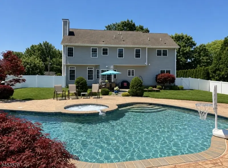 6 Briarheath Ln, Clark, NJ 07066 - #3