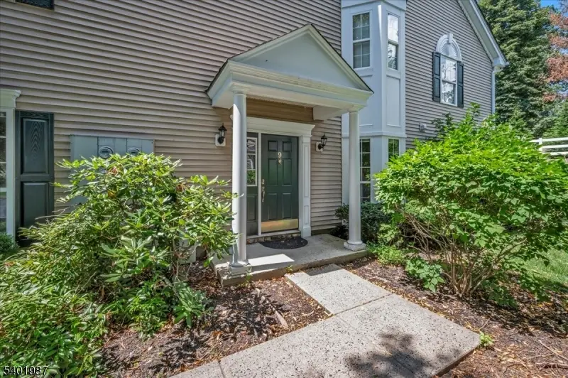 9 Musket Dr, The Hills, NJ 07920 - #2