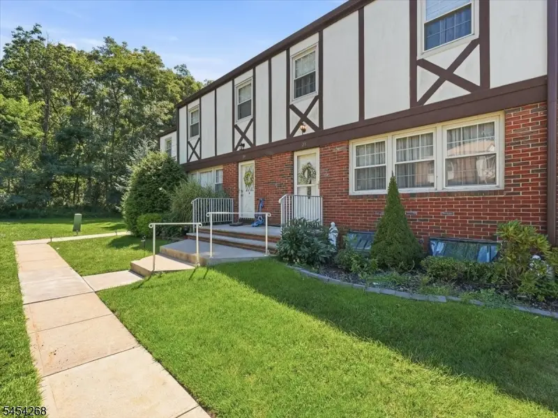 28 Tudor Pl, Mount Olive, NJ 07828 - #2