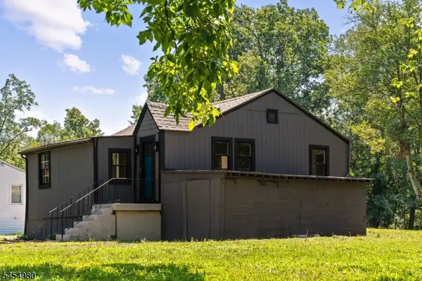 107 Oak Grove Rd, Raritan Twp., NJ 08822