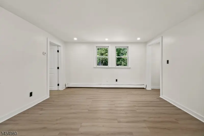 107 Oak Grove Rd, Raritan, NJ 08822 - #2