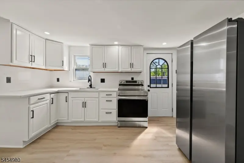 107 Oak Grove Rd, Raritan, NJ 08822 - #3