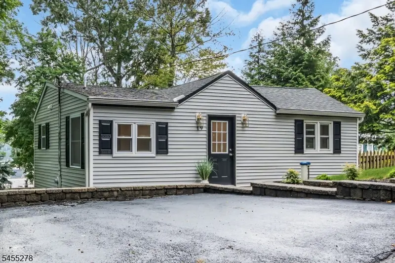 19 Sutton Rd, Hopatcong, NJ 07843 - #2