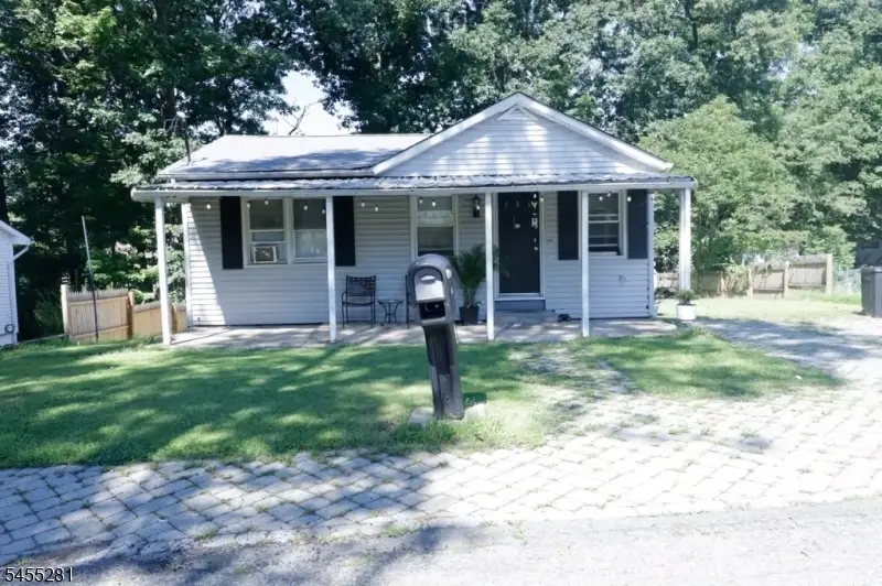106 Idalroy Trl, Hopatcong, NJ 07843 - #1