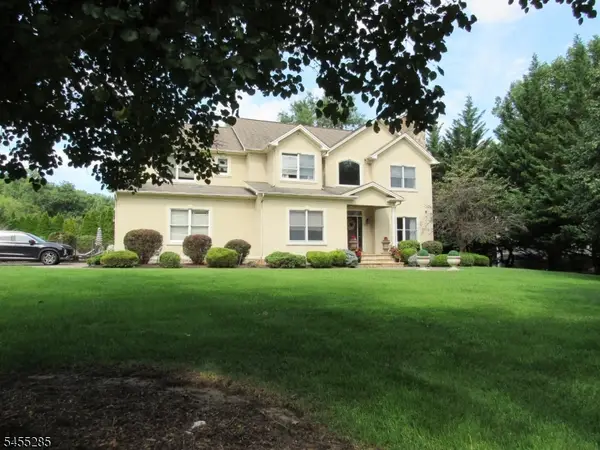 5 Pilgrim Ct, Cedar Grove Twp., NJ 07009