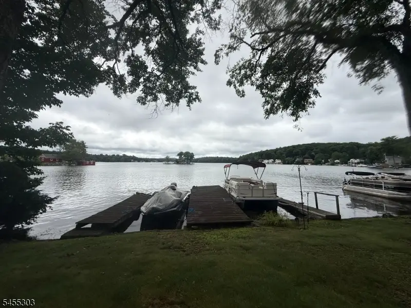 33 Mohawk Trl, Lake Hopatcong, NJ 07856 - #2