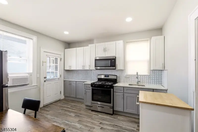 27 Lindsley Pl, East Orange, NJ 07018 - #1