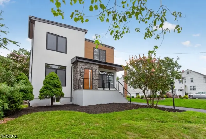 34 Amelia Ave, Livingston, NJ 07039 - #1