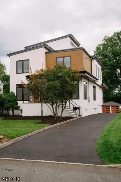 34 Amelia Ave, Livingston, NJ 07039 - #2