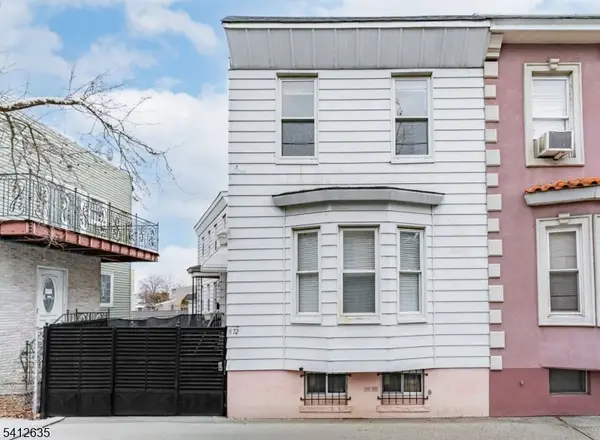 72 Lang St, Newark City, NJ 07105