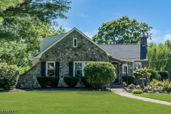 9 Musconetcong Ave, Stanhope Boro, NJ 07874