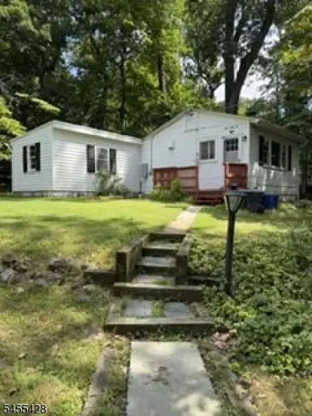 366 Warrenville Rd, Green Brook Twp., NJ 08812