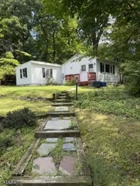 366 Warrenville Rd, Green Brook, NJ 08812 - #2
