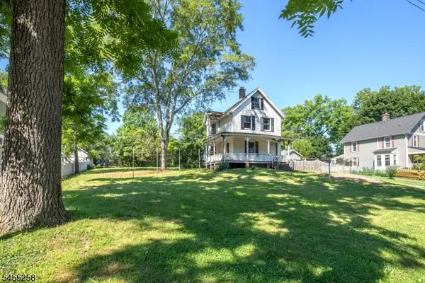 6 Bodine Ave, Peapack Gladstone Boro, NJ 07934
