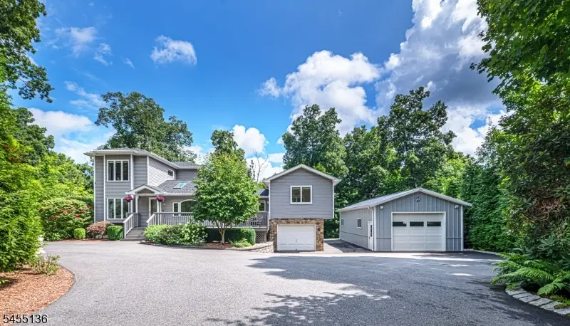 210 Wawayanda Rd, Highland Lakes, NJ 07422 - #1