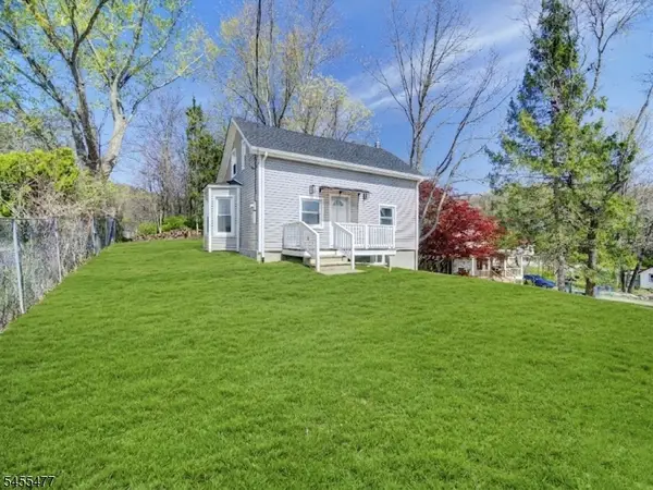 4 Emmans Rd, Roxbury Twp., NJ 07852