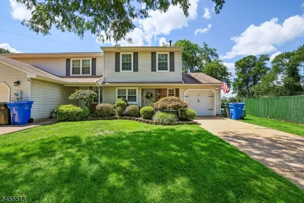 79 Staghorn Dr, Old Bridge Twp., NJ 08857