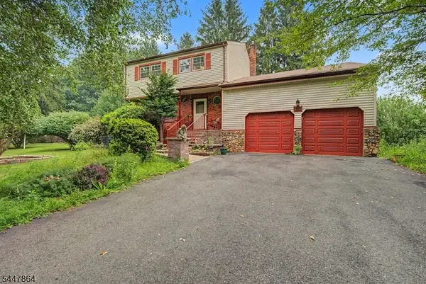 150 Orben Dr, Mount Arlington Boro, NJ 07850