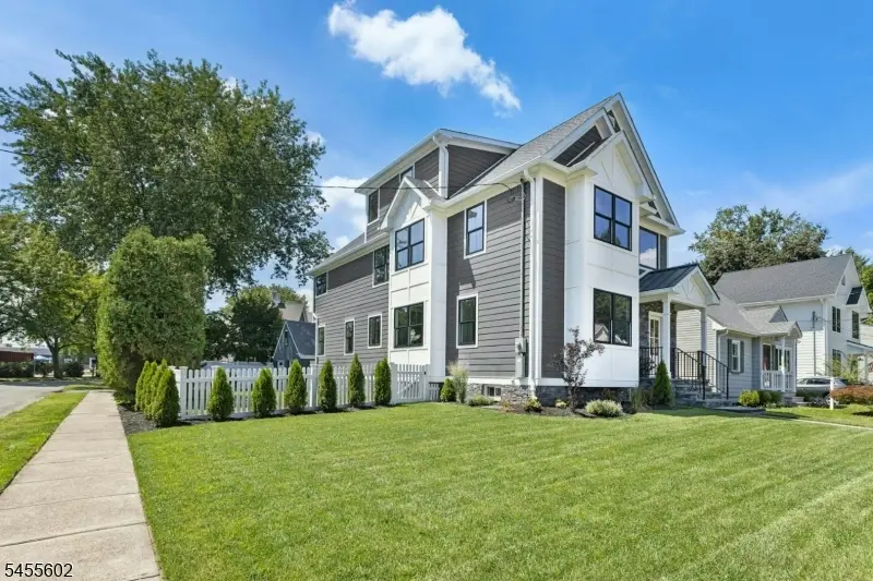 28 Pershing Ave, Cranford, NJ 07016 - #3