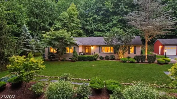 6 Garner Rd, Bethlehem Twp., NJ 08804