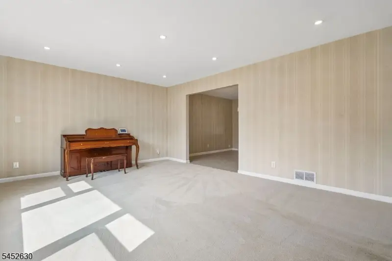 656 Winchester Ave, Union, NJ 07083 - #3