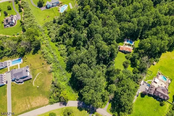 17 Woodfield Rd, Green Twp., NJ 07821