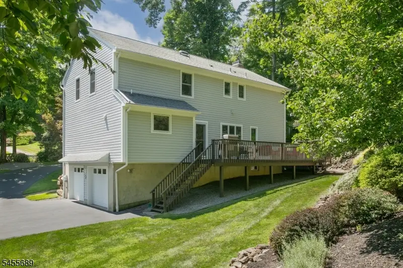 17 Colonel Evans Dr, Morris, NJ 07960 - #3