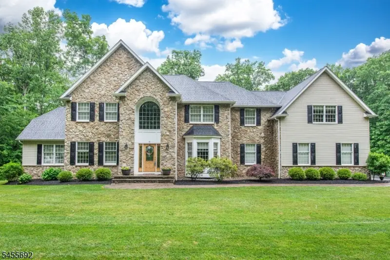 18 Stoneybrook Road, Washington, NJ 07853 - #1
