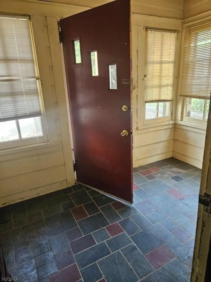 23 Elm St, West Orange, NJ 07052 - #2