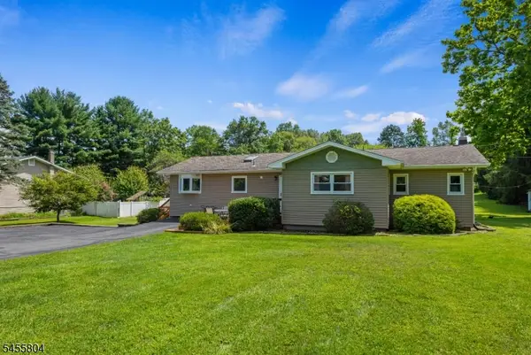 39 Cornhollow Rd, Roxbury Twp., NJ 07876
