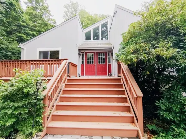 14 Tompkins Ct, Vernon Twp., NJ 07461
