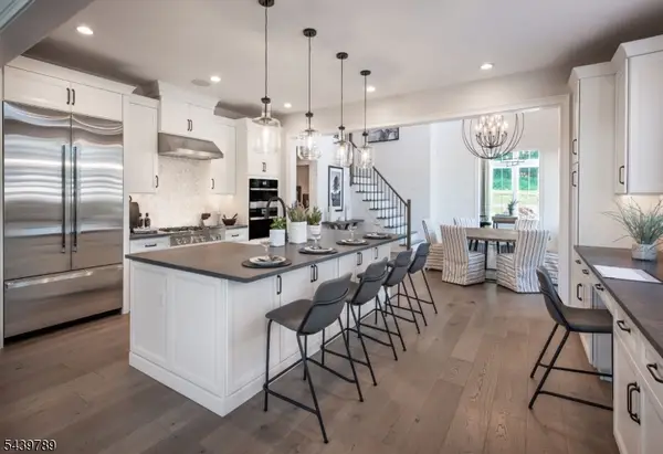 48 Saratoga Way, Peapack Gladstone Boro, NJ 07931