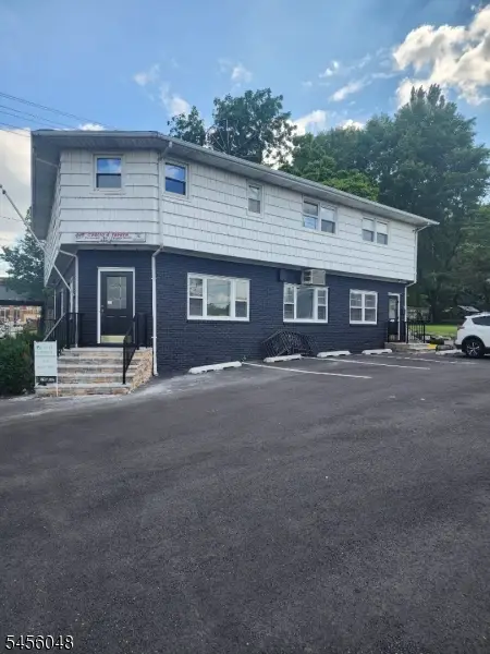 400 Seaton Ave, Roselle Park, NJ 07204 - #1
