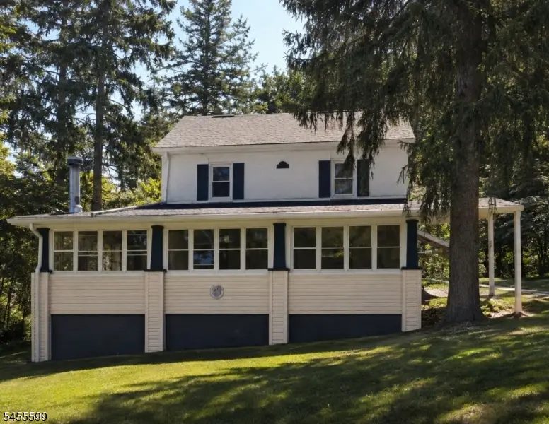 464 Buckhorn Dr, White, NJ 07823 - #1